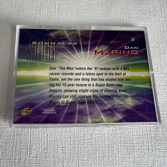 1997 Playoff Zone Sharpshooters Dan Marino #2 NrMint+ - Picture 2 of 2